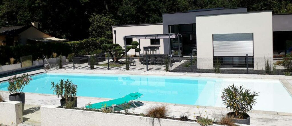 Piscine sur mesure Piscines Aquinox dans le Gard et l'Hérault